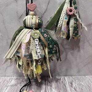 Shabby Chic Bible/Book Tassel Set